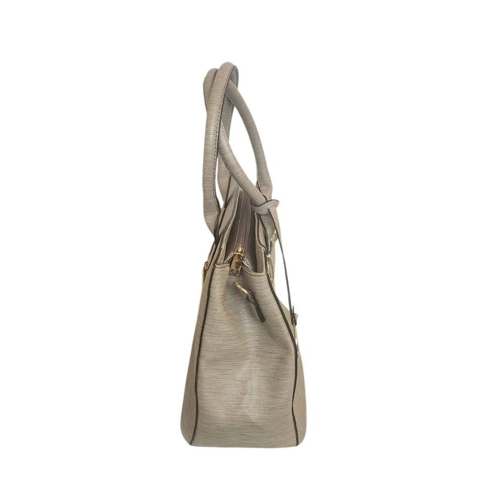 Elegant Tan Handbag